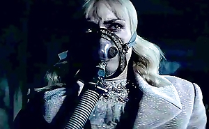 Freaky Breathing Mask Woman